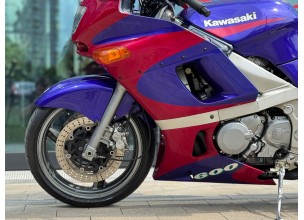 Kawasaki ZZ - R 600 Individual