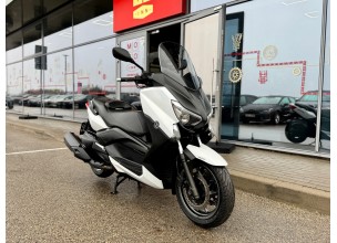 Yamaha X-Max 400