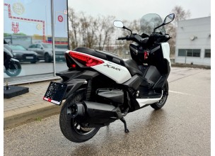Yamaha X-Max 400