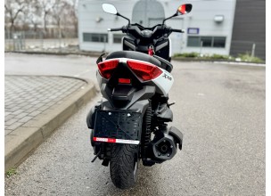 Yamaha X-Max 400