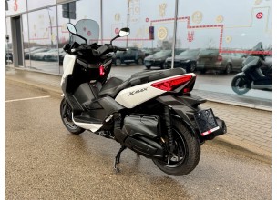 Yamaha X-Max 400