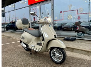 ﻿﻿﻿Piaggio Vespa GTS 300