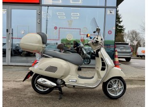 ﻿﻿﻿Piaggio Vespa GTS 300