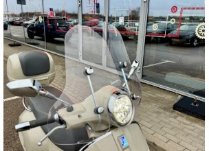 ﻿﻿﻿Piaggio Vespa GTS 300