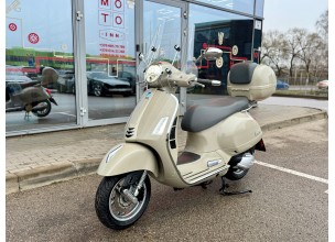 ﻿﻿﻿Piaggio Vespa GTS 300