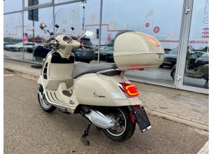 ﻿﻿﻿Piaggio Vespa GTS 300