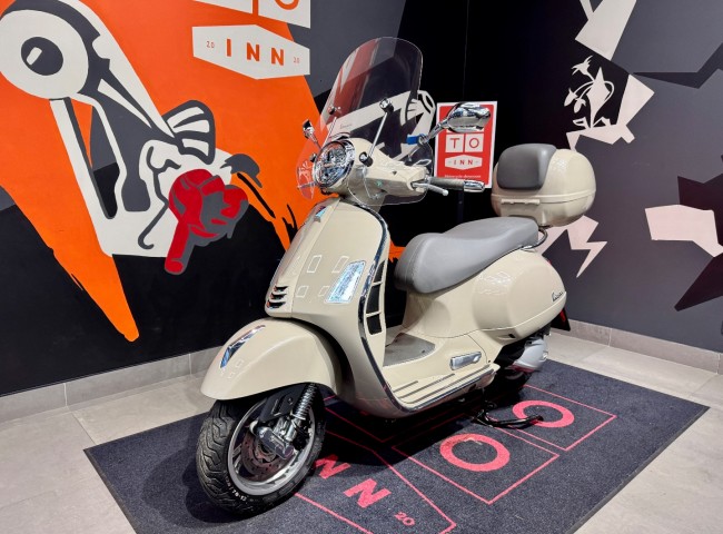 ﻿﻿﻿Piaggio Vespa GTS 300