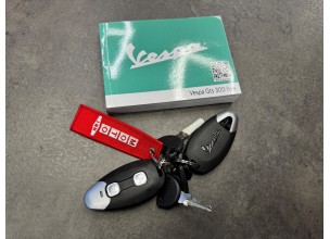 ﻿﻿﻿Piaggio Vespa GTS 300